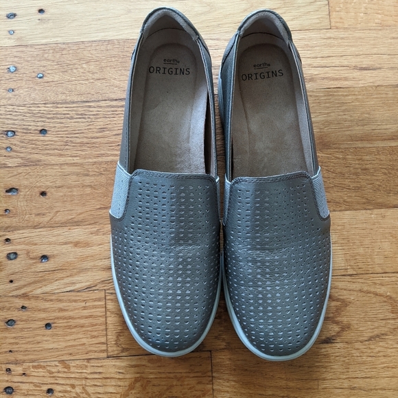 Earth Origins Elin Slip On Sneakers - Picture 1 of 9